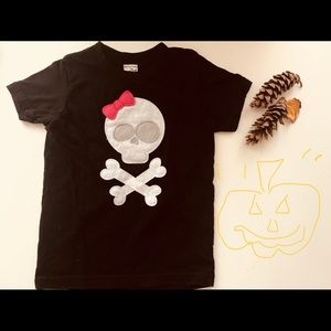 Little girls Skull with bow Tee size 4